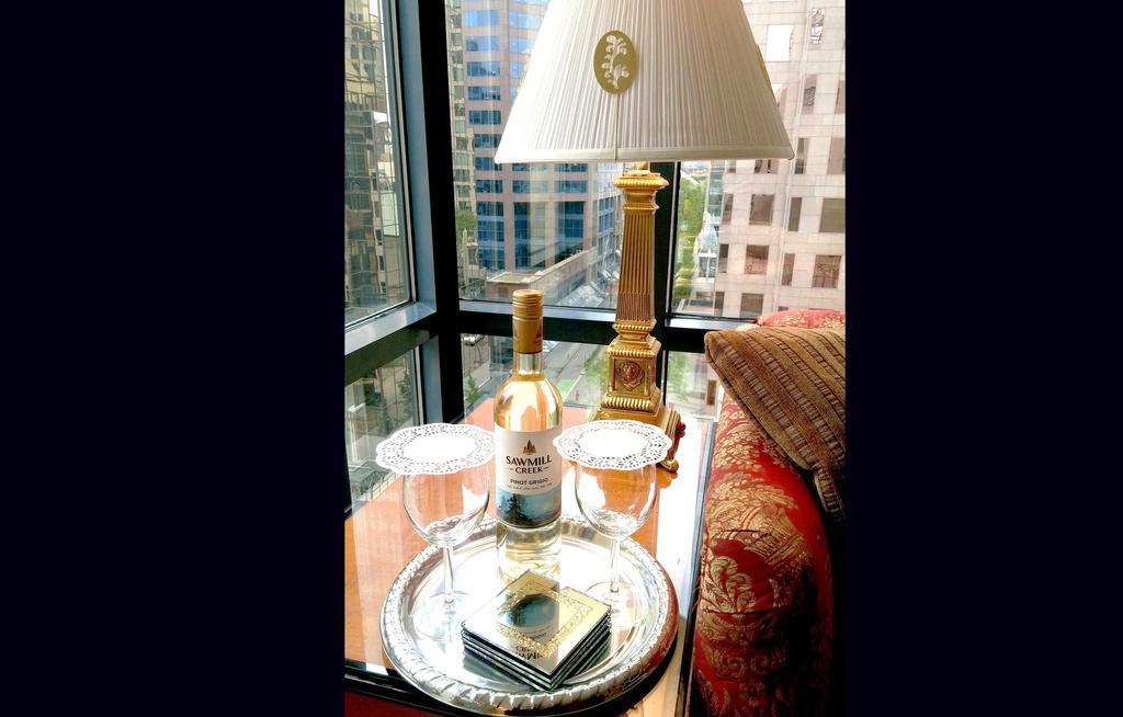 Boutique Suites - וונקובר מראה חיצוני תמונה