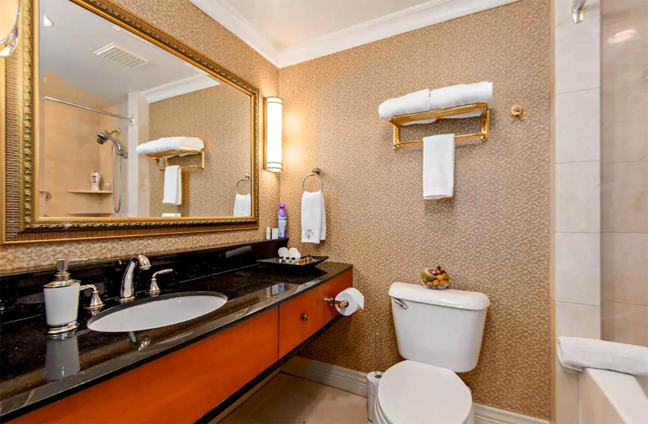 Boutique Suites - וונקובר מראה חיצוני תמונה
